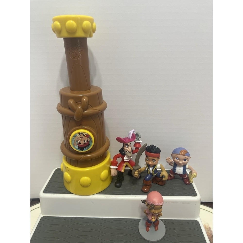 Jake and the Neverland Pirates lot talking spyglass And Figures
